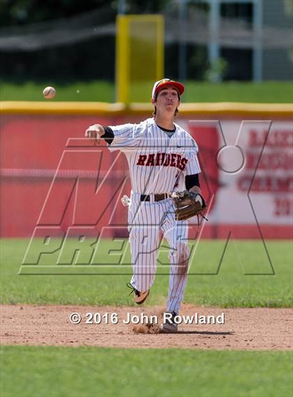 Thumbnail 3 in Huntley vs. Grant (IHSA 4A Sectional Final) photogallery.