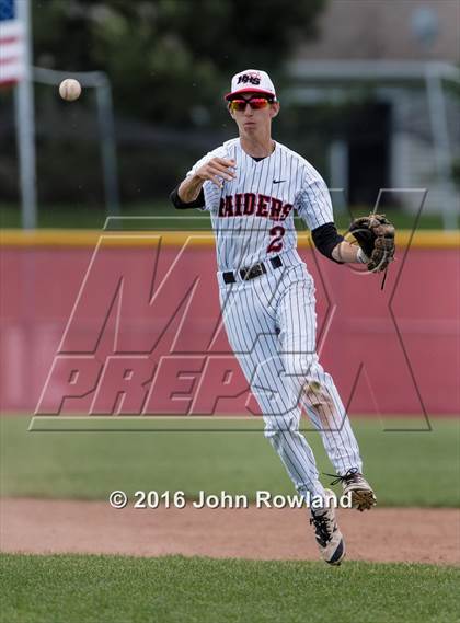 Thumbnail 3 in Huntley vs. Grant (IHSA 4A Sectional Final) photogallery.
