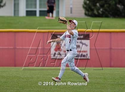 Thumbnail 3 in Huntley vs. Grant (IHSA 4A Sectional Final) photogallery.