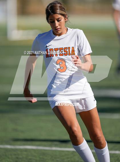 Thumbnail 2 in Los Alamos vs. Artesia photogallery.