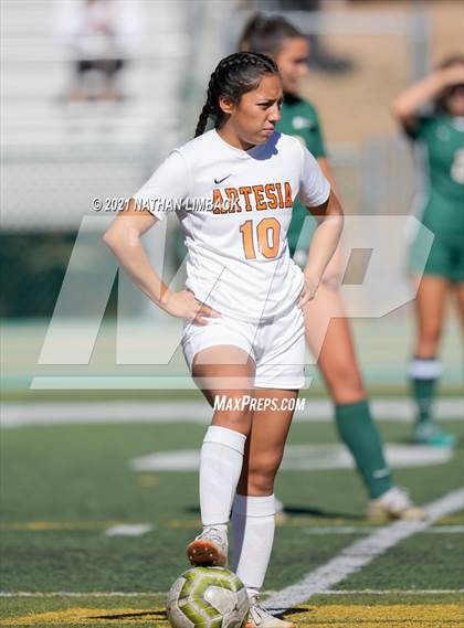 Thumbnail 1 in Los Alamos vs. Artesia photogallery.