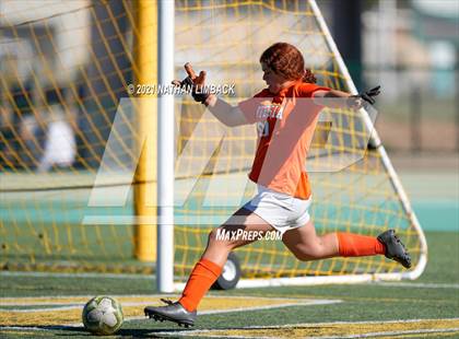 Thumbnail 3 in Los Alamos vs. Artesia photogallery.