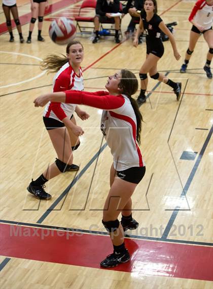 Thumbnail 1 in El Camino vs. Lincoln (Varsity Stockton Classic) photogallery.