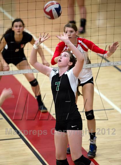 Thumbnail 3 in El Camino vs. Lincoln (Varsity Stockton Classic) photogallery.