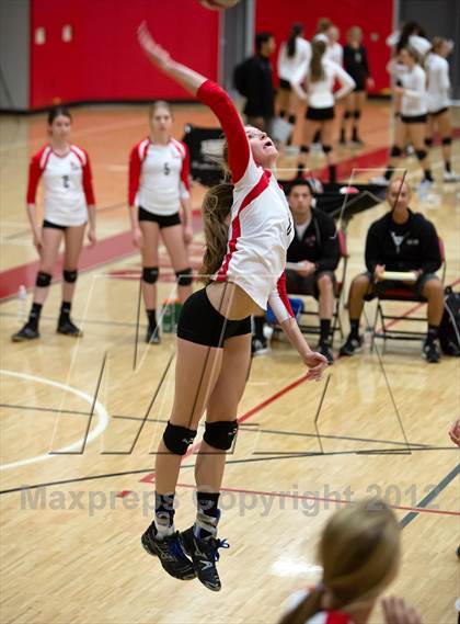 Thumbnail 1 in El Camino vs. Lincoln (Varsity Stockton Classic) photogallery.