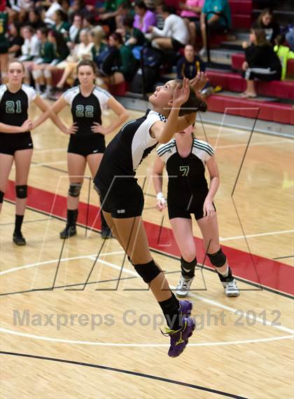 Thumbnail 3 in El Camino vs. Lincoln (Varsity Stockton Classic) photogallery.