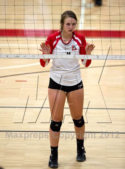 Thumbnail 3 in El Camino vs. Lincoln (Varsity Stockton Classic) photogallery.