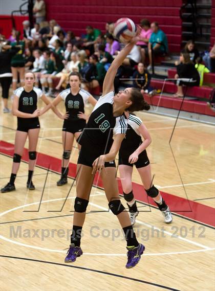 Thumbnail 1 in El Camino vs. Lincoln (Varsity Stockton Classic) photogallery.