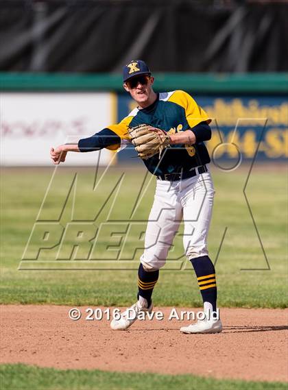 Thumbnail 2 in Xaverian Brothers vs. Boston College High (MIAA Division 1A Quarterfinal) photogallery.