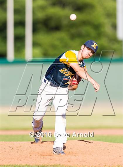 Thumbnail 1 in Xaverian Brothers vs. Boston College High (MIAA Division 1A Quarterfinal) photogallery.