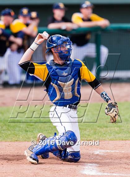 Thumbnail 1 in Xaverian Brothers vs. Boston College High (MIAA Division 1A Quarterfinal) photogallery.