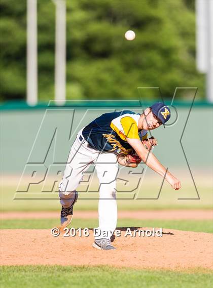 Thumbnail 3 in Xaverian Brothers vs. Boston College High (MIAA Division 1A Quarterfinal) photogallery.