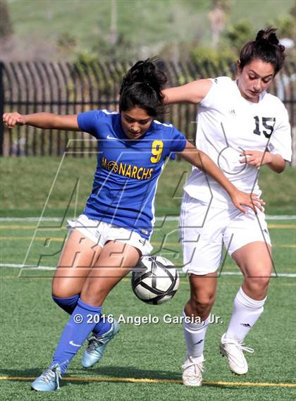 Thumbnail 3 in Mt. Eden vs. Deer Valley photogallery.