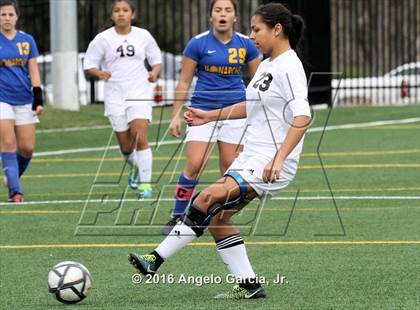 Thumbnail 3 in Mt. Eden vs. Deer Valley photogallery.