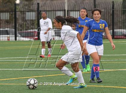 Thumbnail 3 in Mt. Eden vs. Deer Valley photogallery.