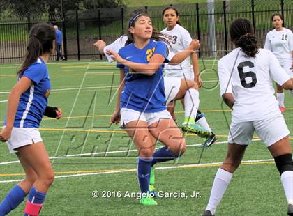 Thumbnail 3 in Mt. Eden vs. Deer Valley photogallery.