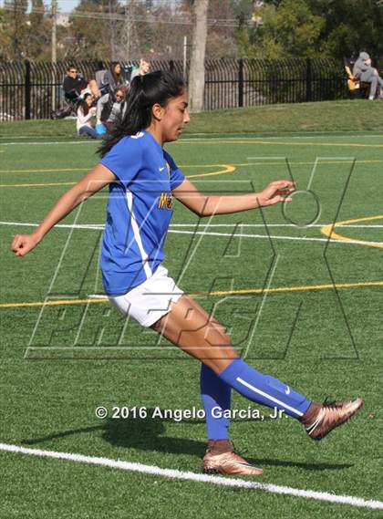 Thumbnail 3 in Mt. Eden vs. Deer Valley photogallery.