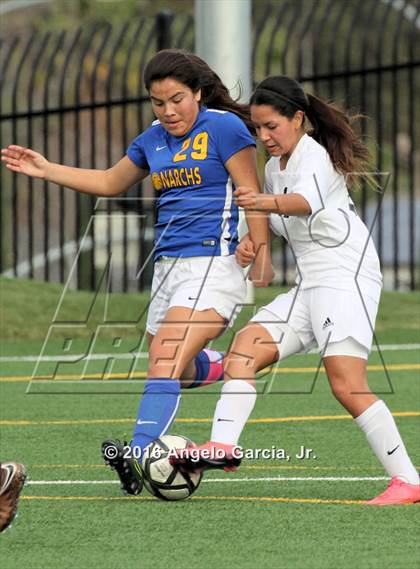 Thumbnail 3 in Mt. Eden vs. Deer Valley photogallery.