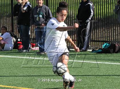 Thumbnail 3 in Mt. Eden vs. Deer Valley photogallery.