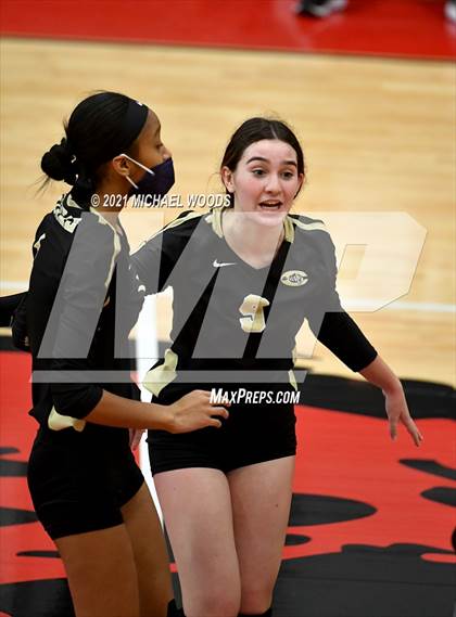 Thumbnail 2 in Bentonville vs. Central (AAA 6A First Round Playoff) photogallery.