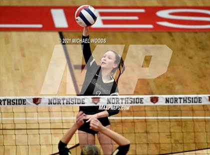 Thumbnail 3 in Bentonville vs. Central (AAA 6A First Round Playoff) photogallery.