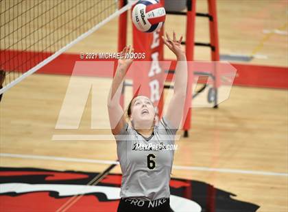 Thumbnail 2 in Bentonville vs. Central (AAA 6A First Round Playoff) photogallery.