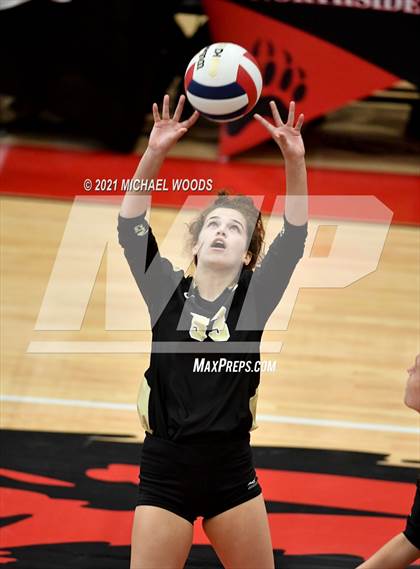 Thumbnail 3 in Bentonville vs. Central (AAA 6A First Round Playoff) photogallery.