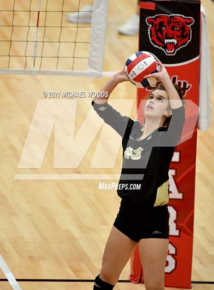 Thumbnail 2 in Bentonville vs. Central (AAA 6A First Round Playoff) photogallery.
