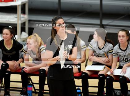 Thumbnail 3 in Bentonville vs. Central (AAA 6A First Round Playoff) photogallery.