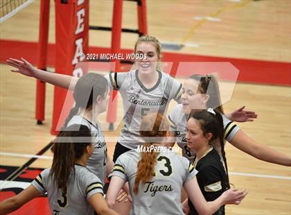 Thumbnail 3 in Bentonville vs. Central (AAA 6A First Round Playoff) photogallery.