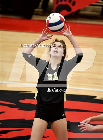 Thumbnail 2 in Bentonville vs. Central (AAA 6A First Round Playoff) photogallery.