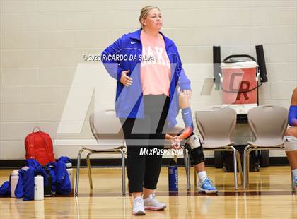Thumbnail 3 in Grand Oaks vs Brandeis (KISD/CFISD Tournament) photogallery.