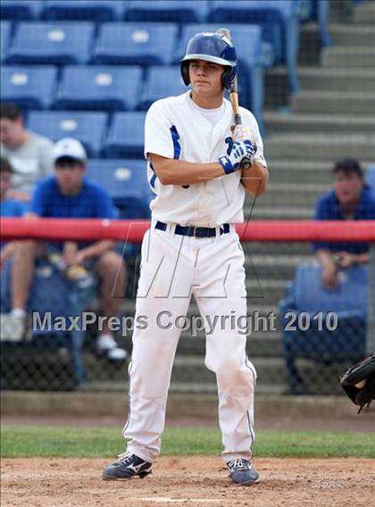 Thumbnail 3 in Tonawanda vs. Westhill (NYSPHSAA Class B Semifinal) photogallery.