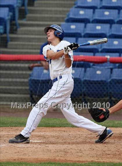 Thumbnail 2 in Tonawanda vs. Westhill (NYSPHSAA Class B Semifinal) photogallery.