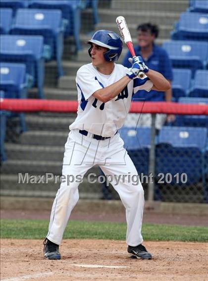 Thumbnail 3 in Tonawanda vs. Westhill (NYSPHSAA Class B Semifinal) photogallery.