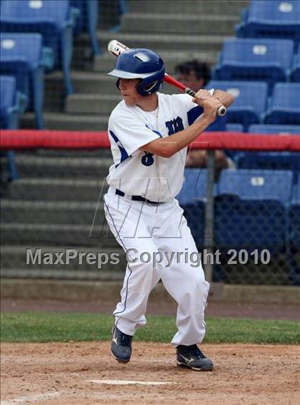 Thumbnail 3 in Tonawanda vs. Westhill (NYSPHSAA Class B Semifinal) photogallery.