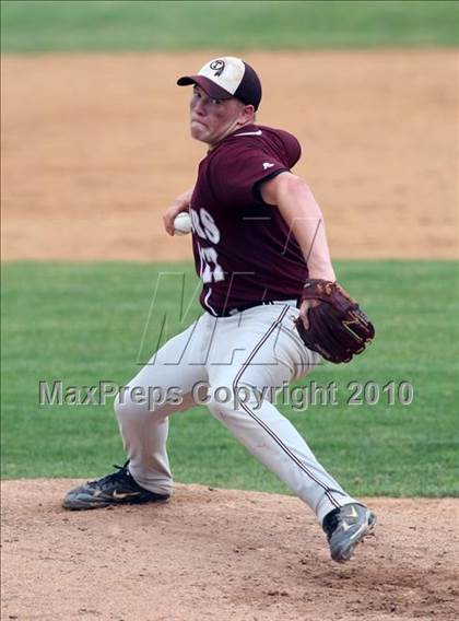 Thumbnail 3 in Tonawanda vs. Westhill (NYSPHSAA Class B Semifinal) photogallery.