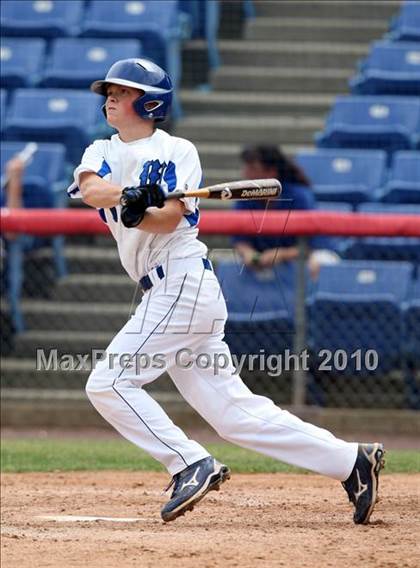 Thumbnail 3 in Tonawanda vs. Westhill (NYSPHSAA Class B Semifinal) photogallery.