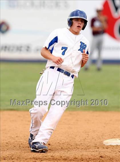 Thumbnail 2 in Tonawanda vs. Westhill (NYSPHSAA Class B Semifinal) photogallery.