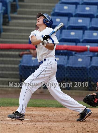 Thumbnail 3 in Tonawanda vs. Westhill (NYSPHSAA Class B Semifinal) photogallery.