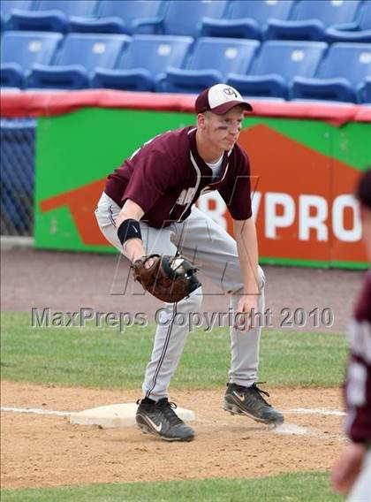 Thumbnail 1 in Tonawanda vs. Westhill (NYSPHSAA Class B Semifinal) photogallery.