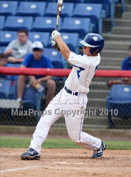 Thumbnail 1 in Tonawanda vs. Westhill (NYSPHSAA Class B Semifinal) photogallery.