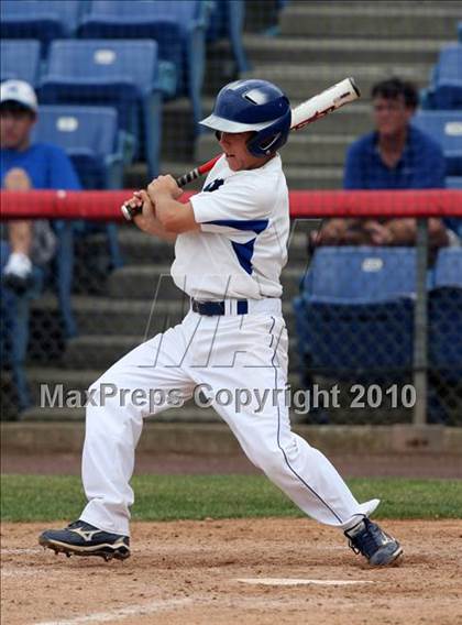 Thumbnail 1 in Tonawanda vs. Westhill (NYSPHSAA Class B Semifinal) photogallery.