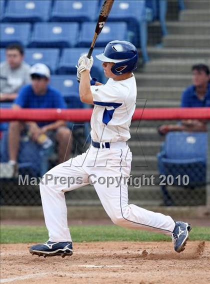 Thumbnail 3 in Tonawanda vs. Westhill (NYSPHSAA Class B Semifinal) photogallery.