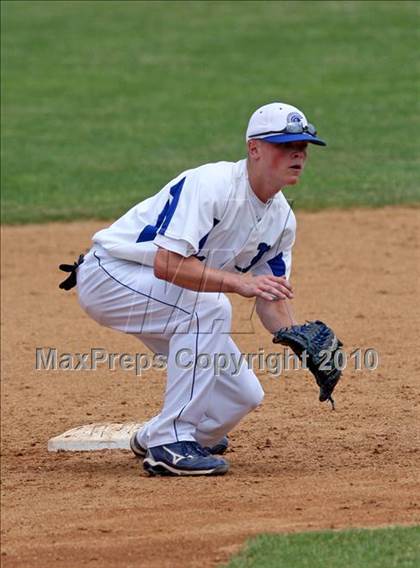 Thumbnail 1 in Tonawanda vs. Westhill (NYSPHSAA Class B Semifinal) photogallery.