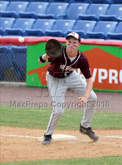 Thumbnail 2 in Tonawanda vs. Westhill (NYSPHSAA Class B Semifinal) photogallery.