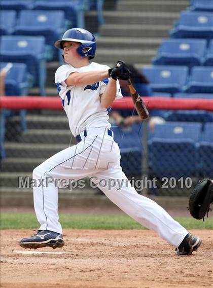 Thumbnail 2 in Tonawanda vs. Westhill (NYSPHSAA Class B Semifinal) photogallery.