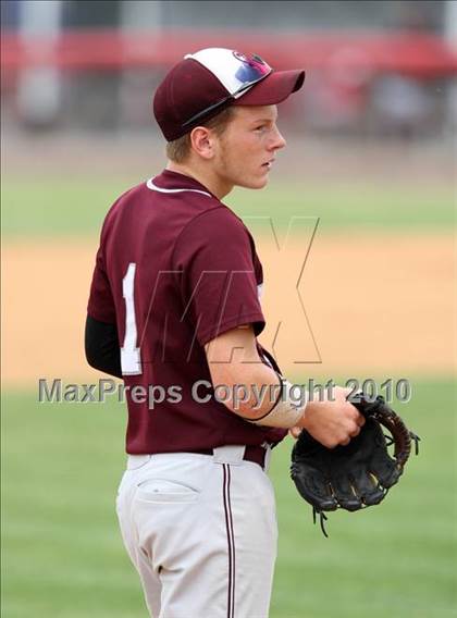 Thumbnail 1 in Tonawanda vs. Westhill (NYSPHSAA Class B Semifinal) photogallery.