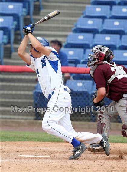 Thumbnail 3 in Tonawanda vs. Westhill (NYSPHSAA Class B Semifinal) photogallery.