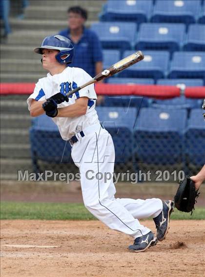 Thumbnail 3 in Tonawanda vs. Westhill (NYSPHSAA Class B Semifinal) photogallery.